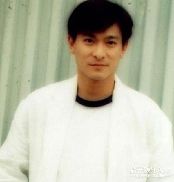 刘德华与粉丝的暖心互动_刘德华和粉丝视频_刘德华偶遇粉丝