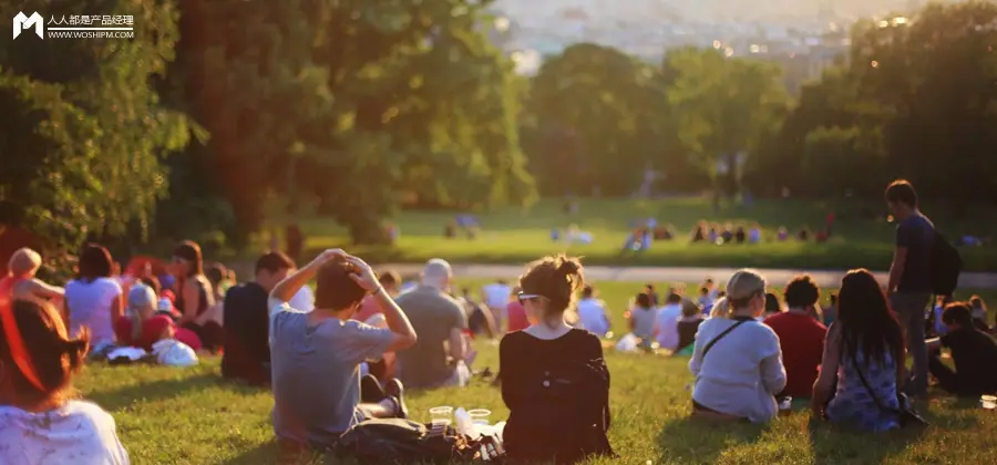 社交媒体的总结与反映_社交媒体的意见领袖_在社交媒体上,您可以直接发布反馈、评论或参与讨论。